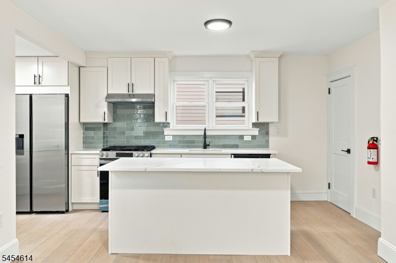 64 E Almira St