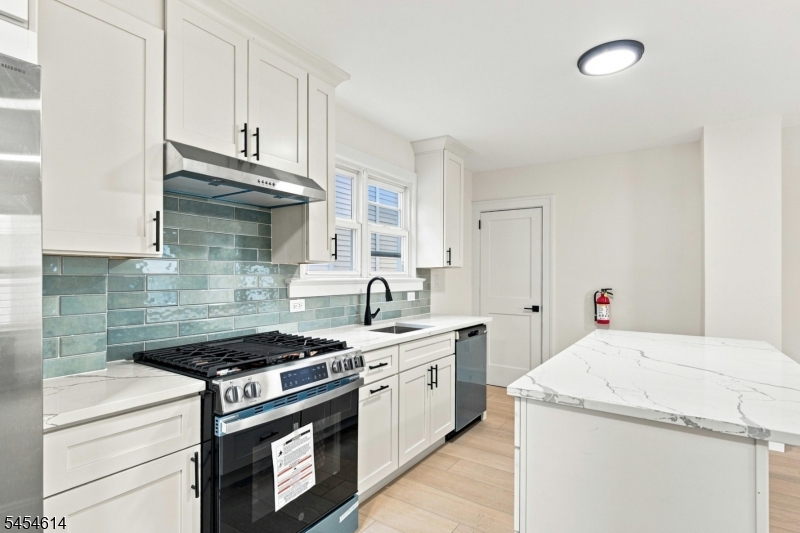 64 E Almira St