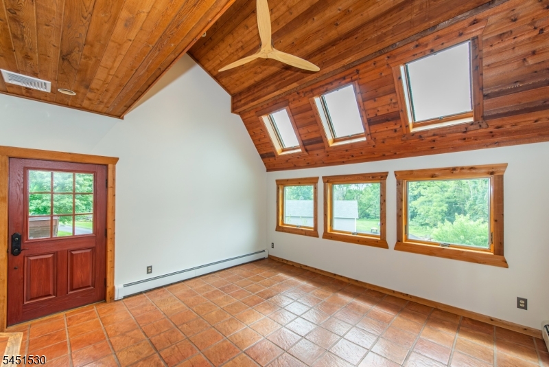 126 Upper North Shore Rd