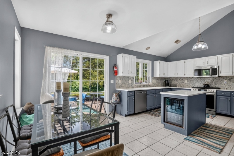 33 Summit Rd