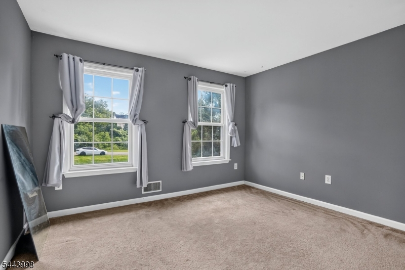 33 Summit Rd