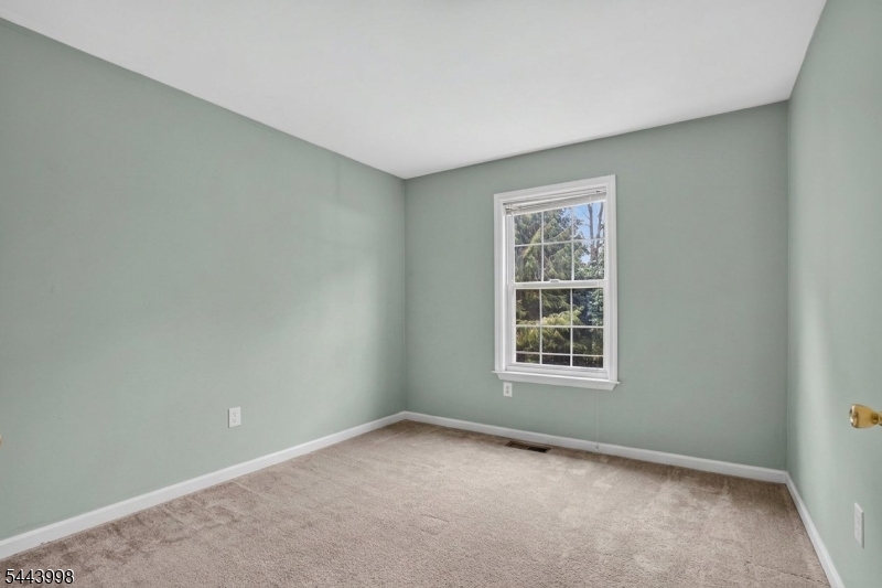 33 Summit Rd
