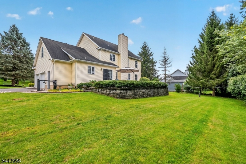 33 Summit Rd