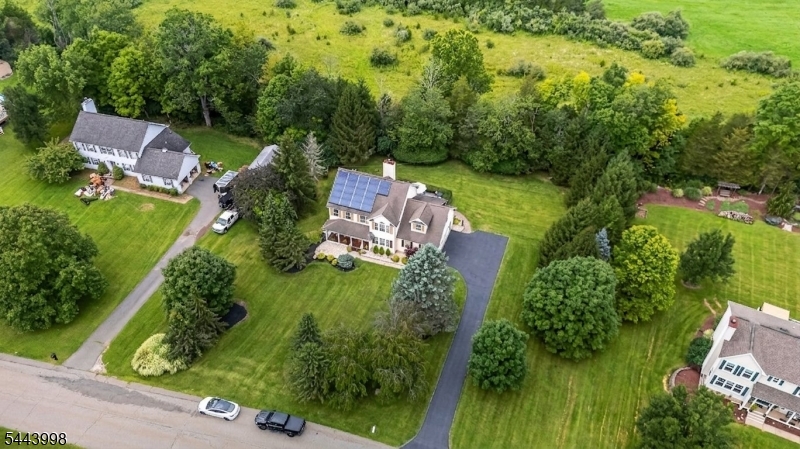 33 Summit Rd