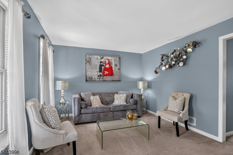 33 Summit Rd