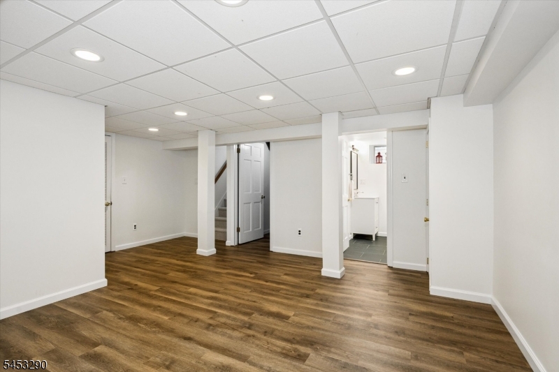 30 Rodney St