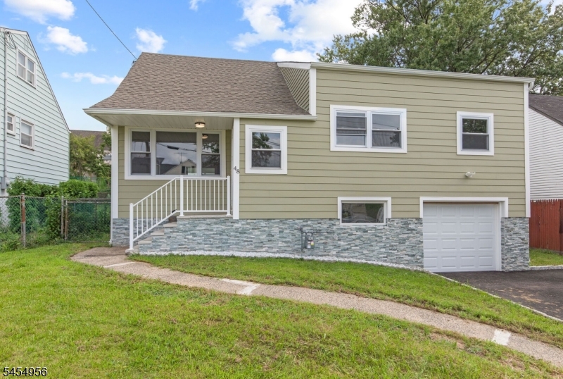 48 Farmingdale Rd