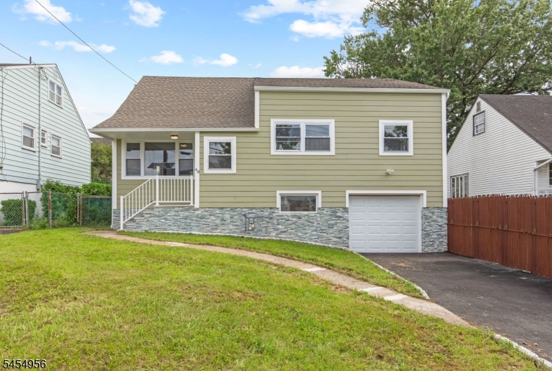 48 Farmingdale Rd