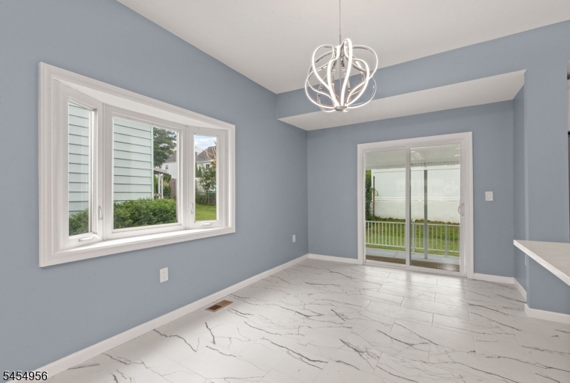 48 Farmingdale Rd