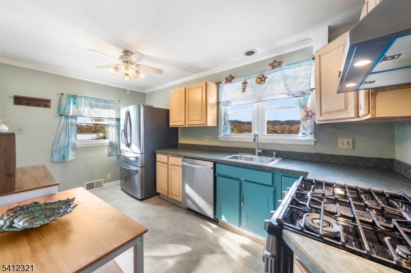 26 Edward Ct