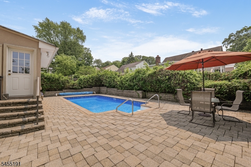 17 Westland Rd