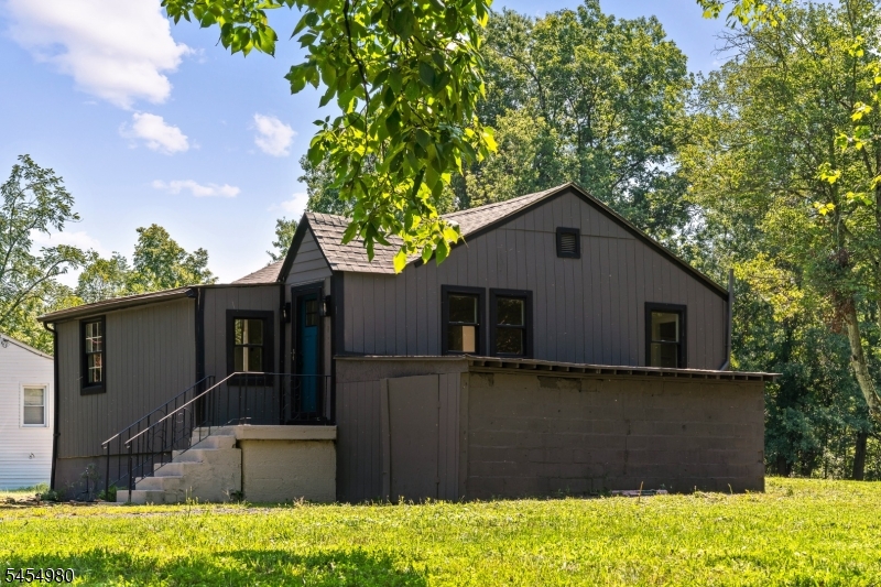 107 Oak Grove Rd