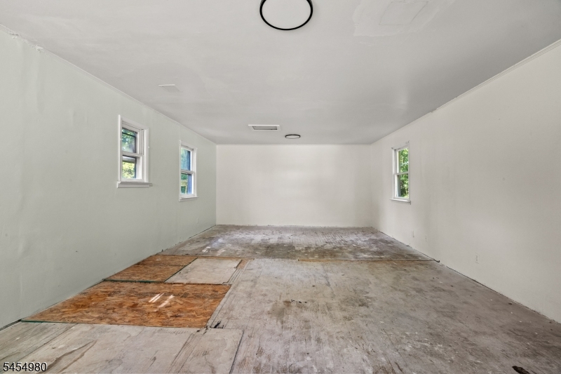 107 Oak Grove Rd