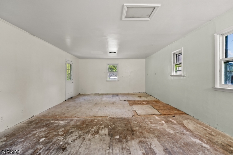 107 Oak Grove Rd