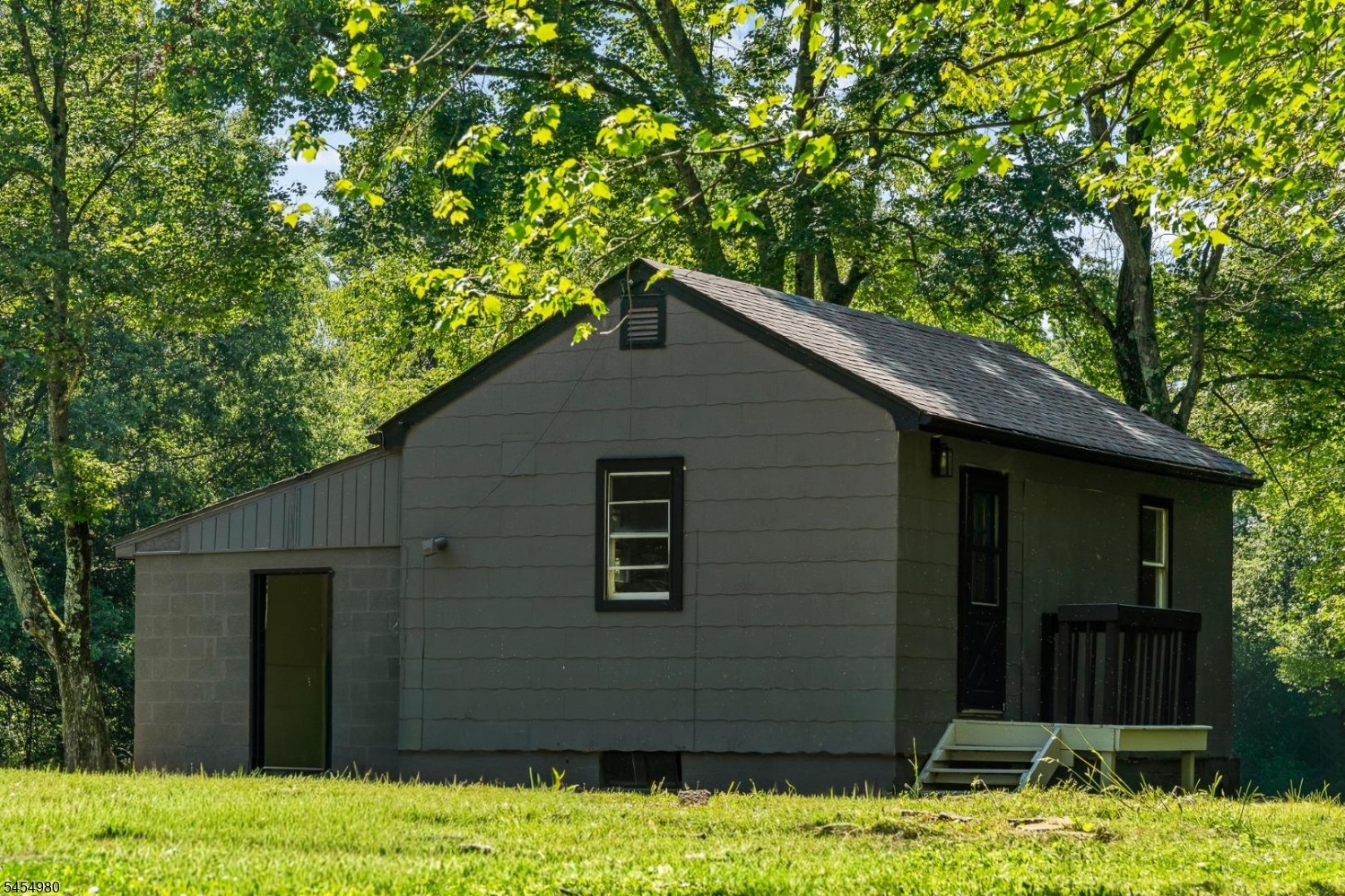 107 Oak Grove Rd