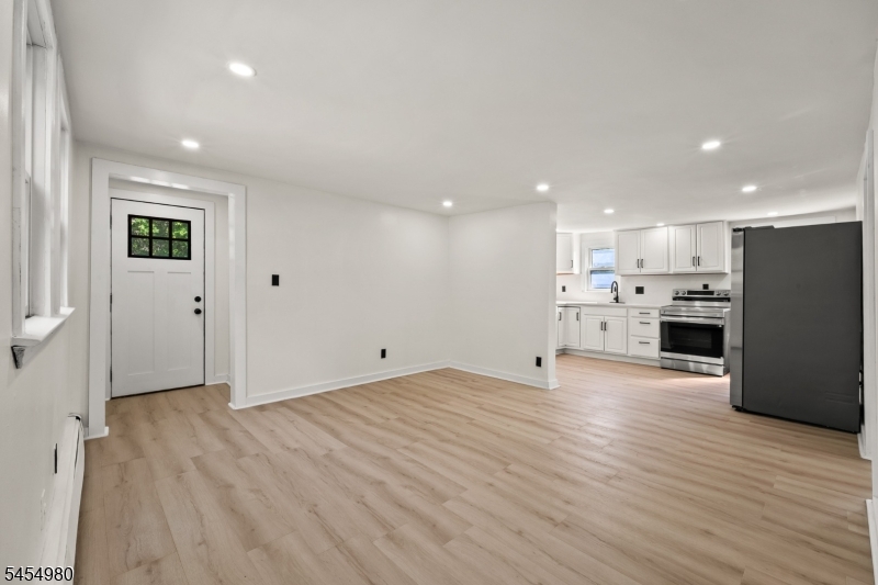 107 Oak Grove Rd