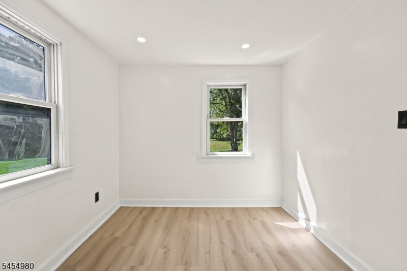 107 Oak Grove Rd