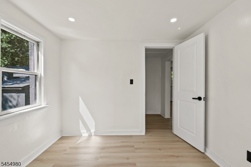 107 Oak Grove Rd