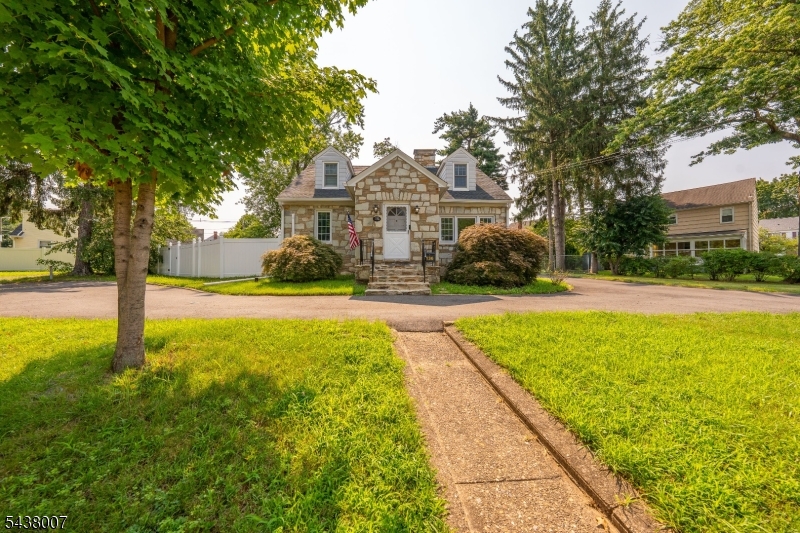 136 Glendale Dr