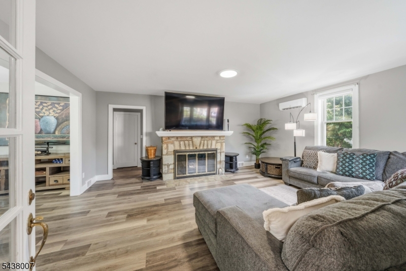 136 Glendale Dr
