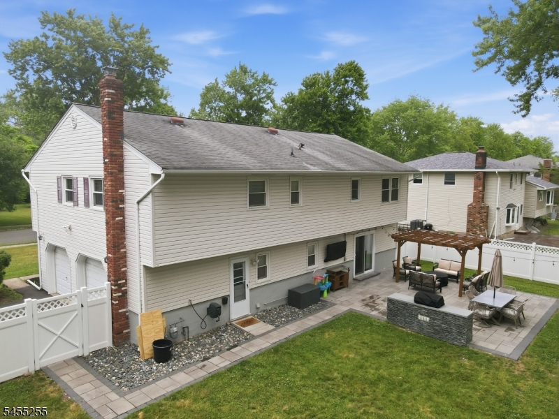 20 Arnold Dr