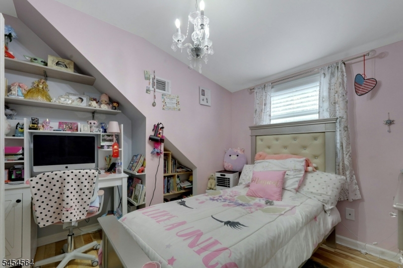 291 Fairway Ave