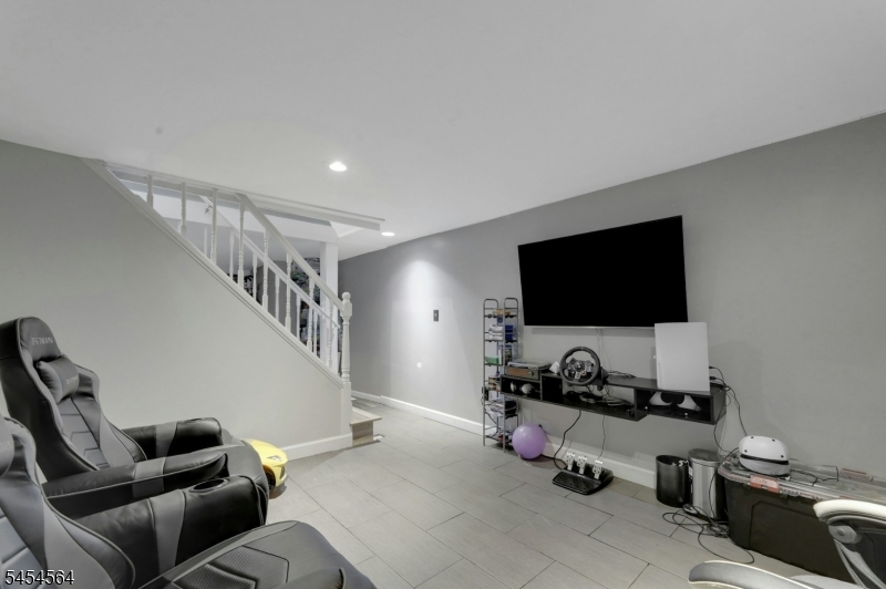 291 Fairway Ave