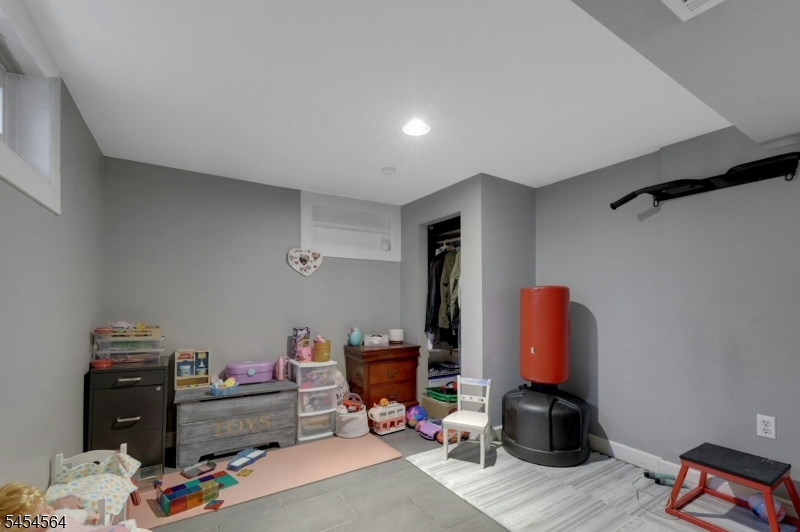 291 Fairway Ave