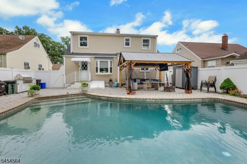 291 Fairway Ave