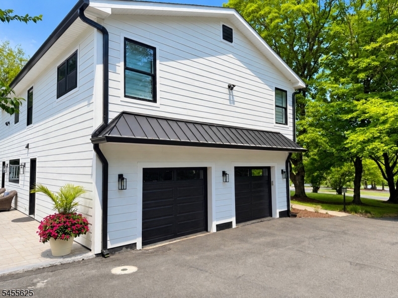 50 Mountain Ave