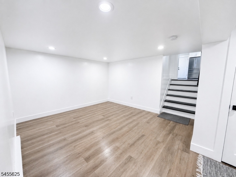 50 Mountain Ave