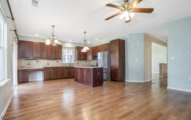 24 Stafford Ln