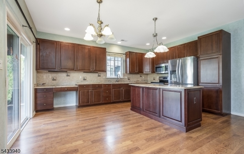 24 Stafford Ln