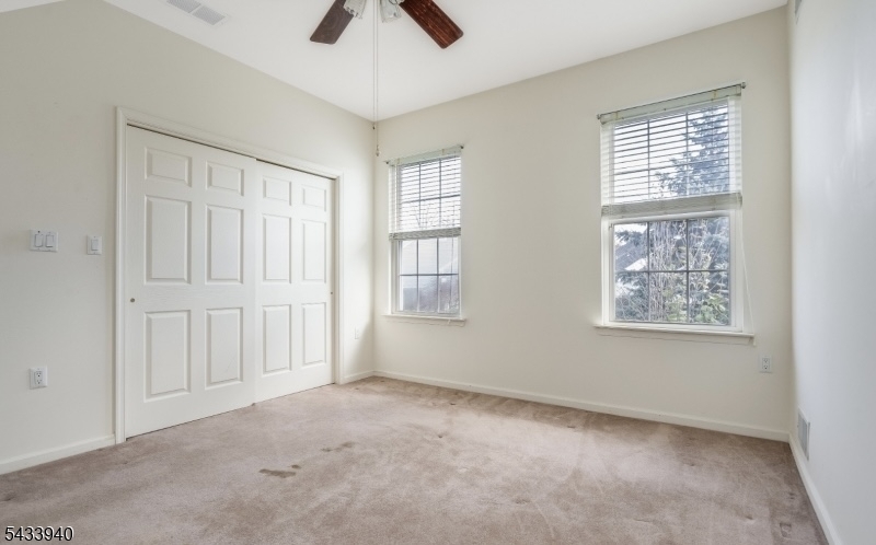 24 Stafford Ln