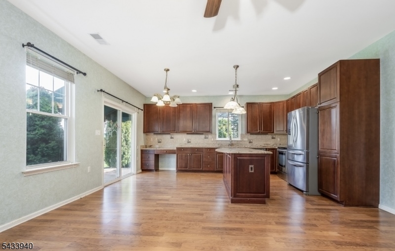24 Stafford Ln