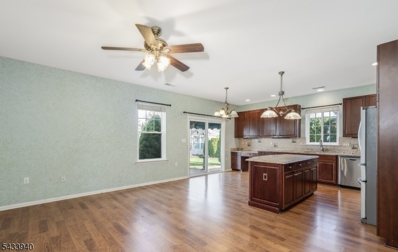 24 Stafford Ln