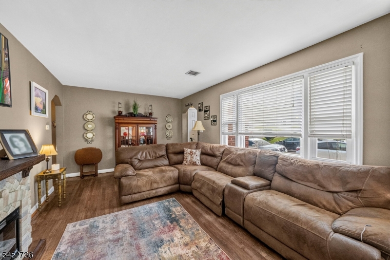 129 Belmohr St