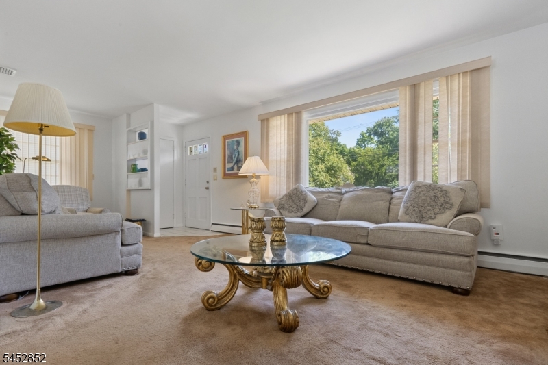 74 Farmingdale Rd