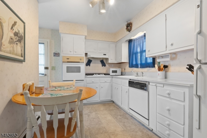 74 Farmingdale Rd