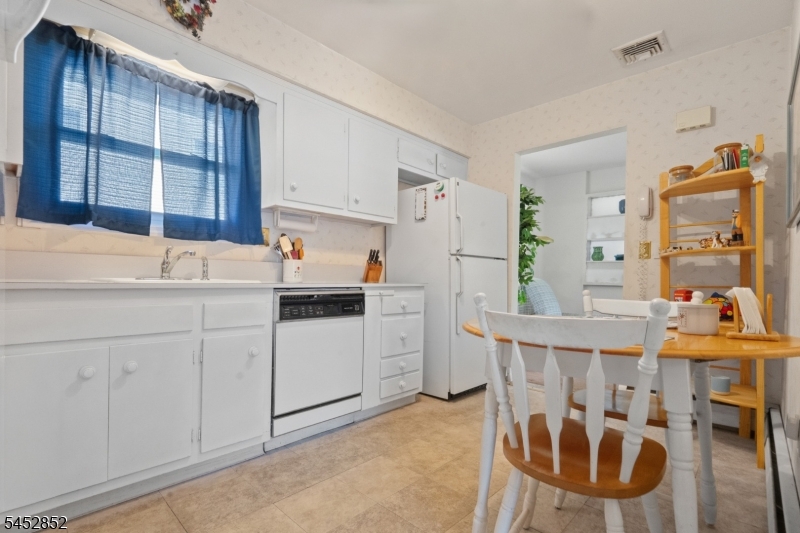 74 Farmingdale Rd