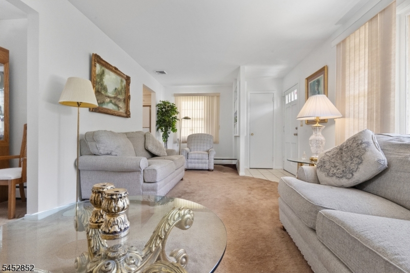 74 Farmingdale Rd