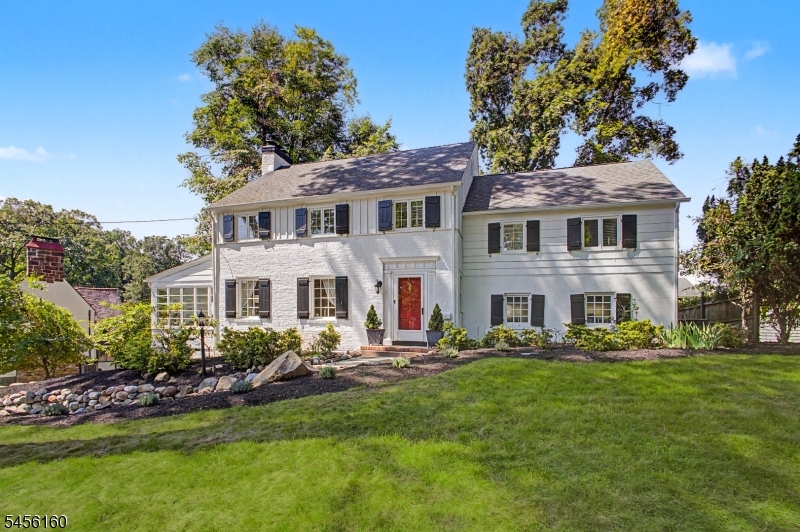 1015 SLEEPY HOLLOW LANE