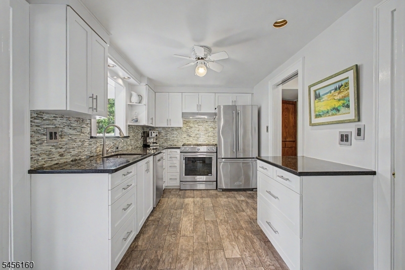1015 SLEEPY HOLLOW LANE