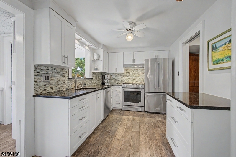 1015 SLEEPY HOLLOW LANE