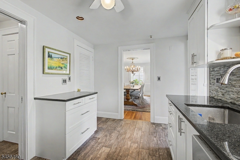 1015 SLEEPY HOLLOW LANE