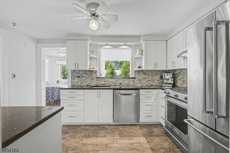 1015 SLEEPY HOLLOW LANE