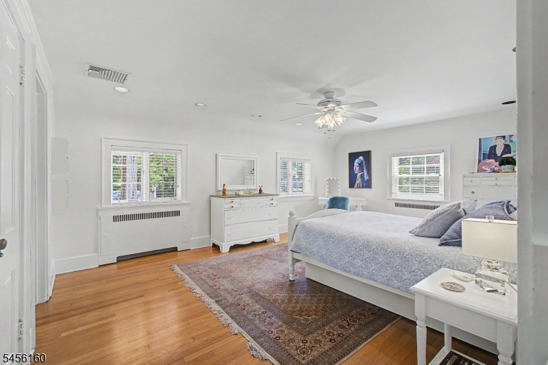 1015 SLEEPY HOLLOW LANE