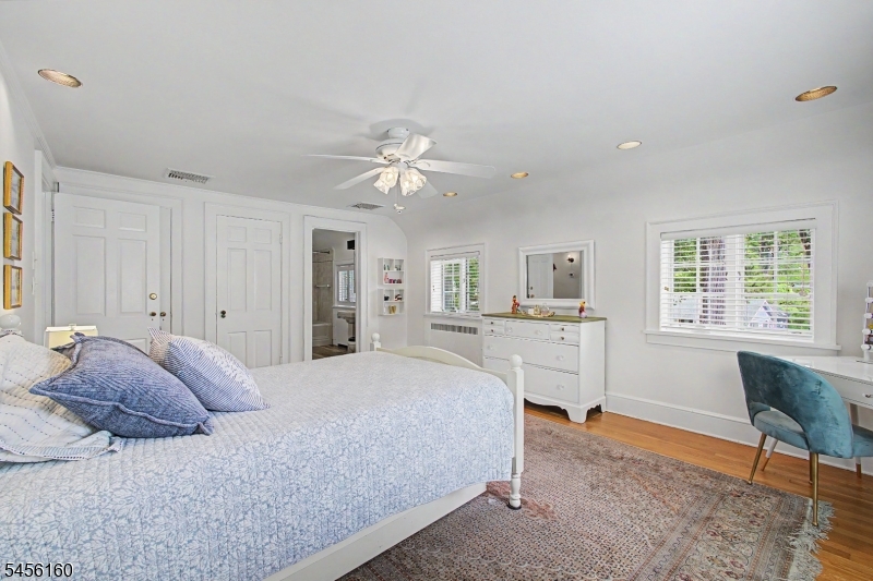 1015 SLEEPY HOLLOW LANE