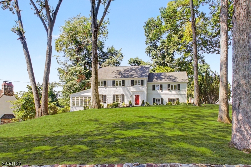 1015 SLEEPY HOLLOW LANE