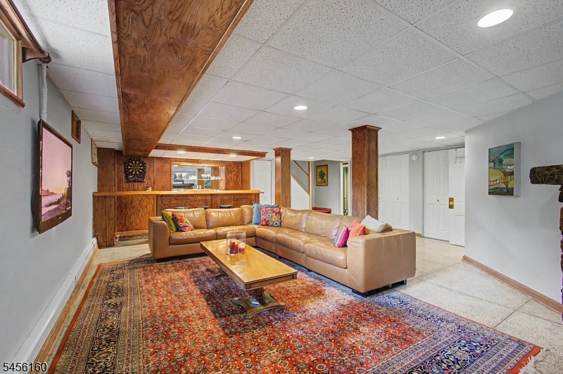1015 SLEEPY HOLLOW LANE